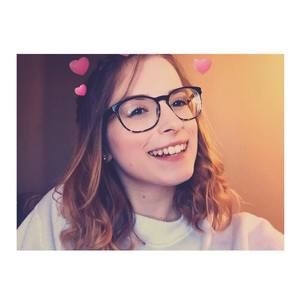 Meet your Posher, Chloe